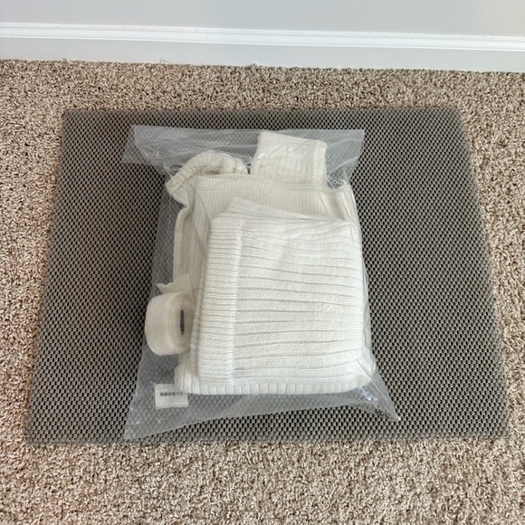 Simplee Women's Knitted Skirt and Blouse with Belt Two Pieces Skirt Set - Picture 14 of 14